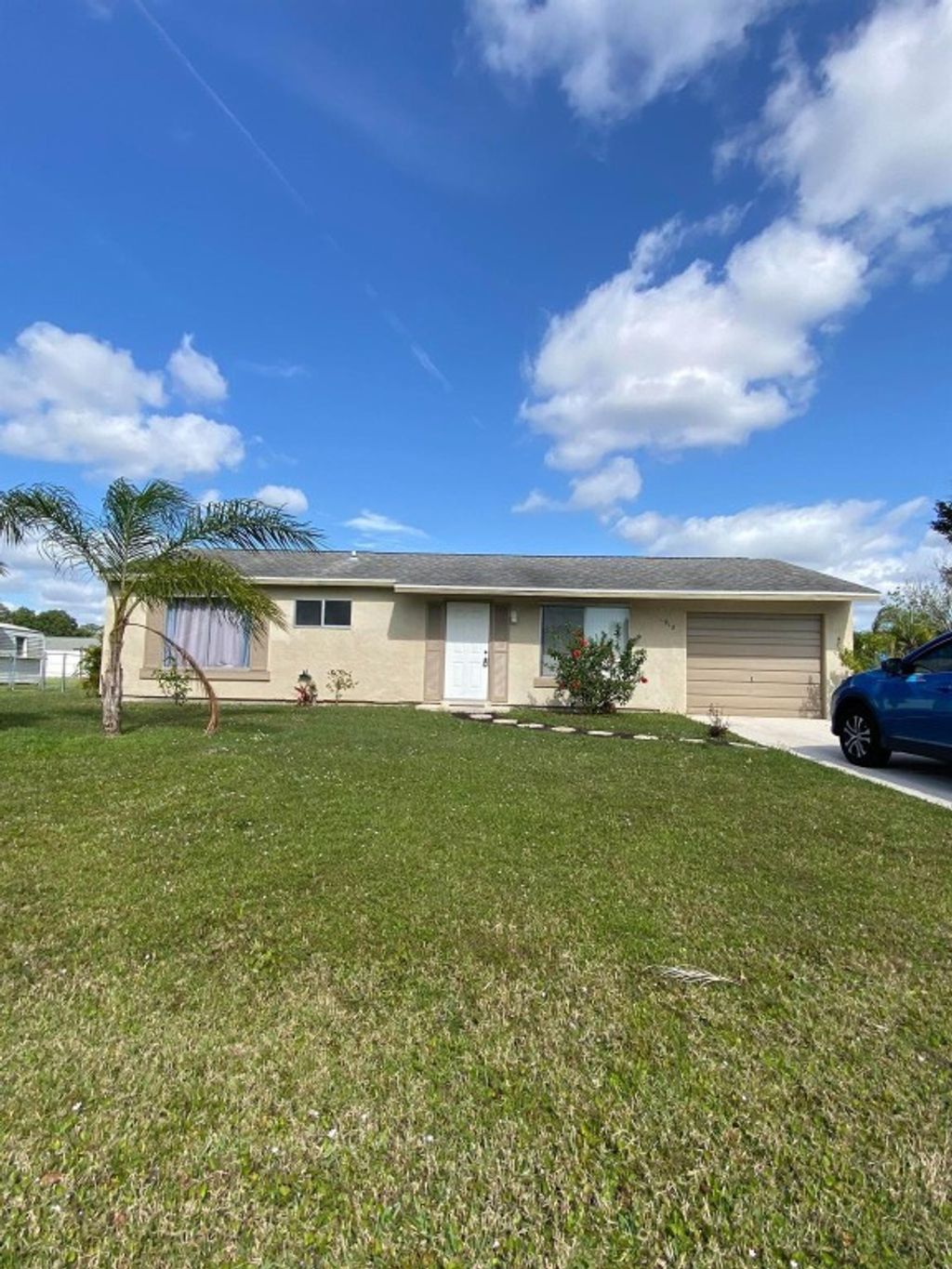Photo of 1918 SE Oxmoor Terrace, Port Saint Lucie, FL 34952 (MLS # F10446845)
