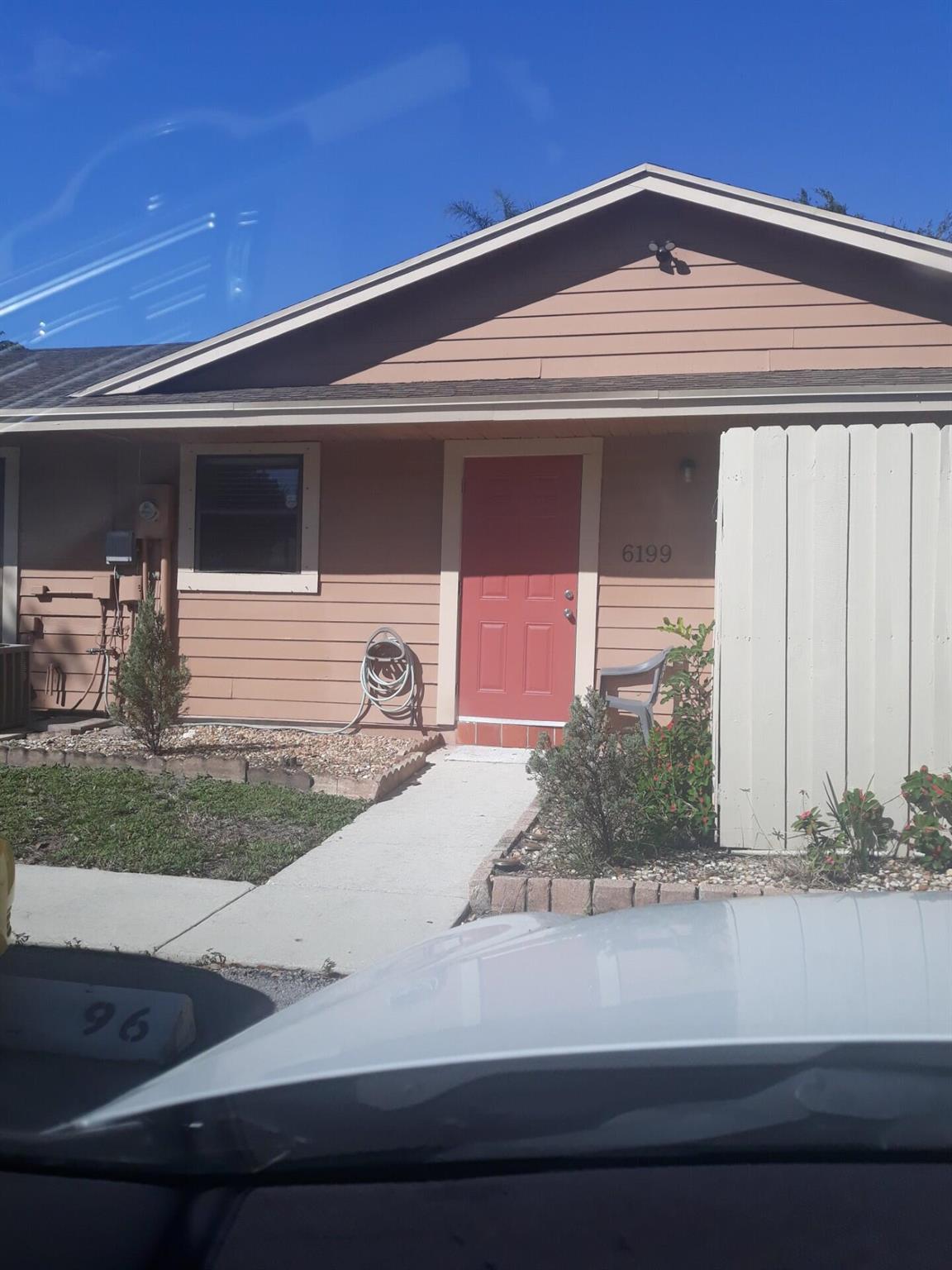 RARE 2 BEDROOM VILLA IN GREAT CONDITION. BOTH BATHROOMS ARE UPDATED AND IN GREAT CONDITION.LOCATED IN A HIGHGLY DESIRABLE TOWN HOME COMMUNITY IN THE HEART OF PALM BEACH COUNTY. CLOSE TO AIRPORT ,DOWNTOWN WEST PALM BEACH AND HIGHWAYS