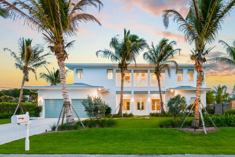 Photo of 91 Golfview Drive, Jupiter, FL 33469 (MLS # B26074571)