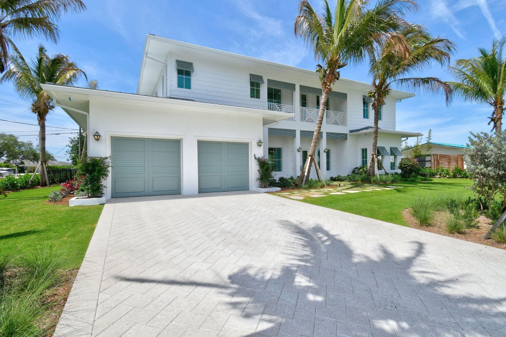 Photo of 91 Golfview Drive, Tequesta, FL 33469 (MLS # B26074571)