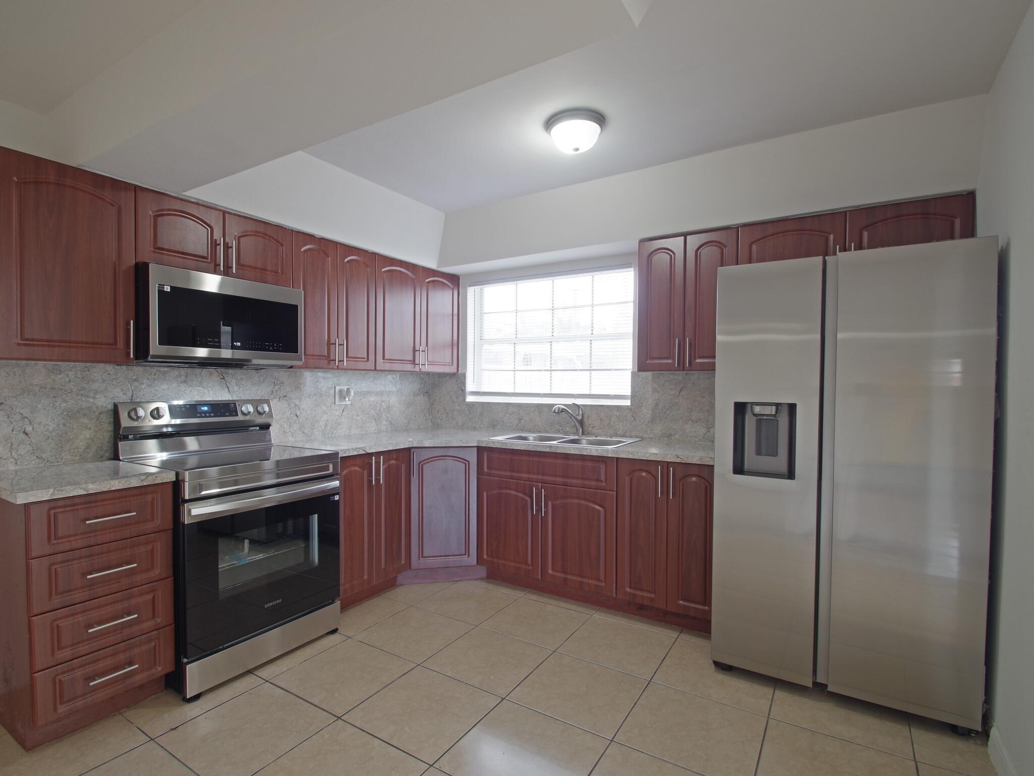 Lauderdale Lakes North Ga - Residential