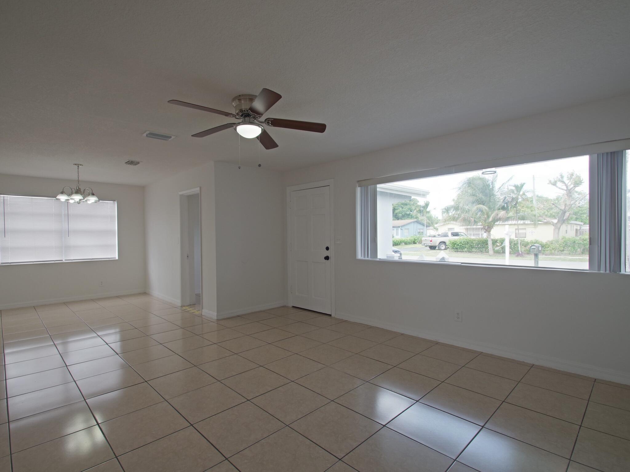 3611 NW 35th Ave