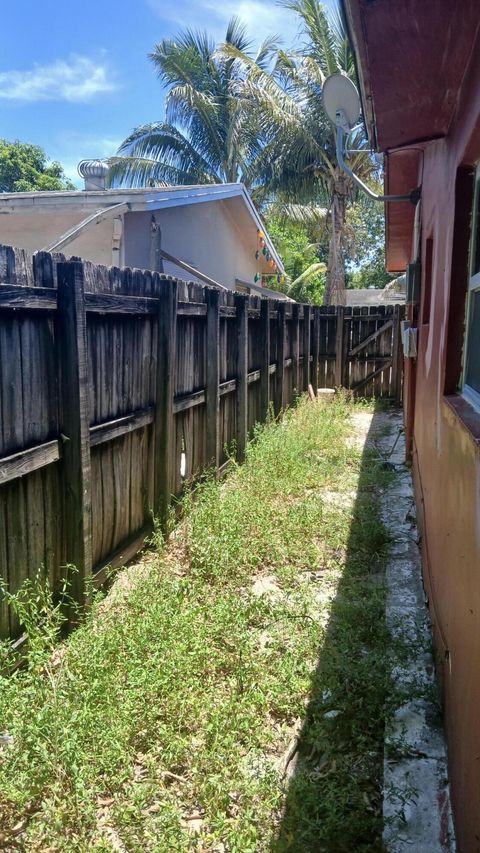 Tiny photo for 6231 SW 9th Place, North Lauderdale, FL 33068 (MLS # B26046648)