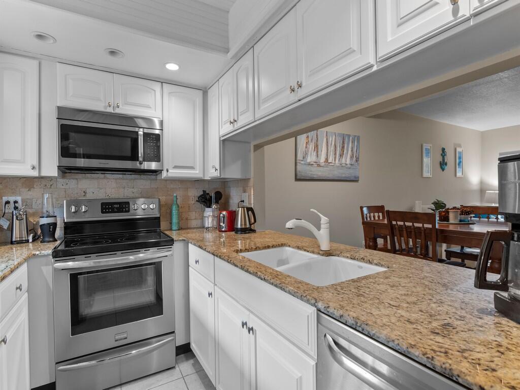 PINETREE VILLAGE - Residential