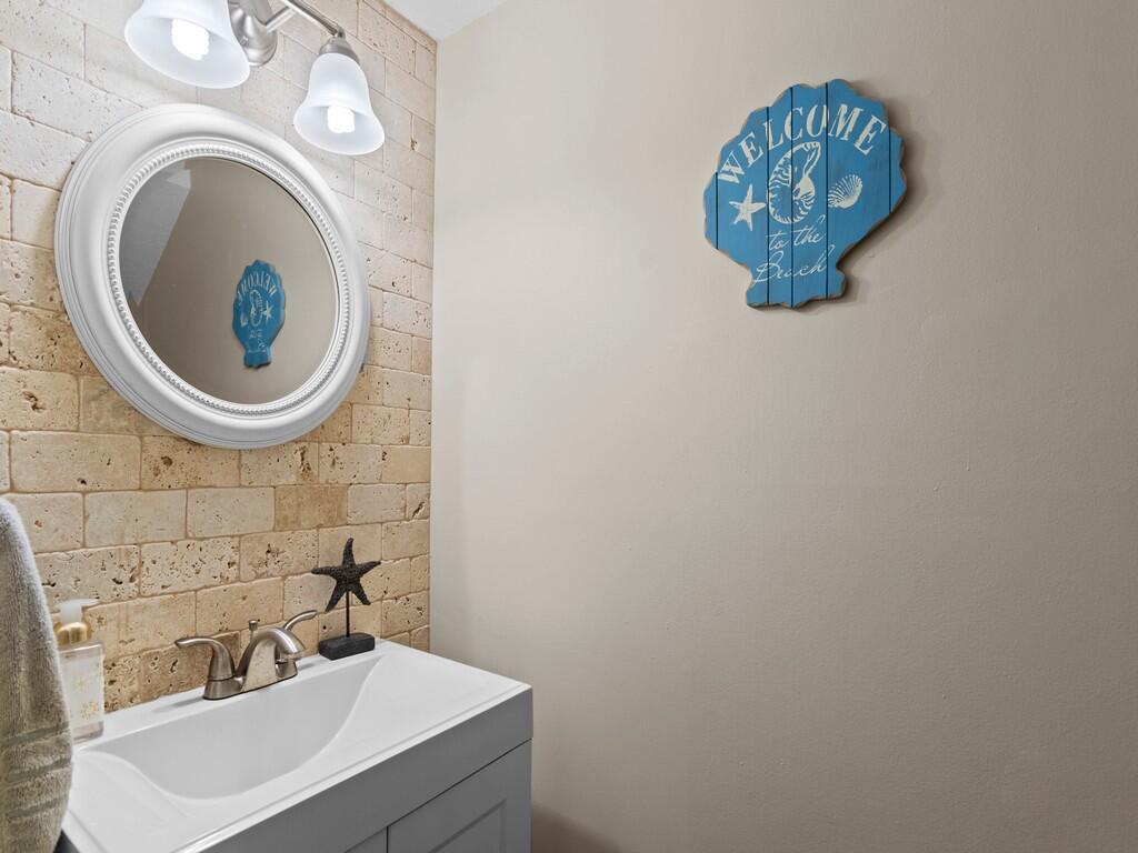 PINETREE VILLAGE - Residential