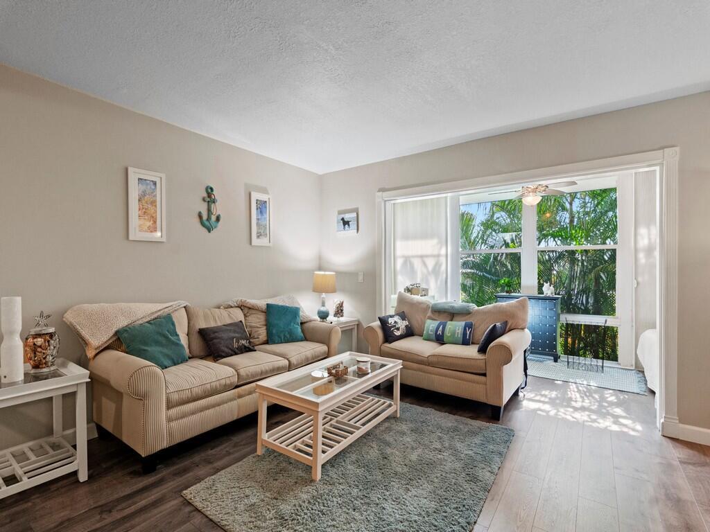 PINETREE VILLAGE - Residential