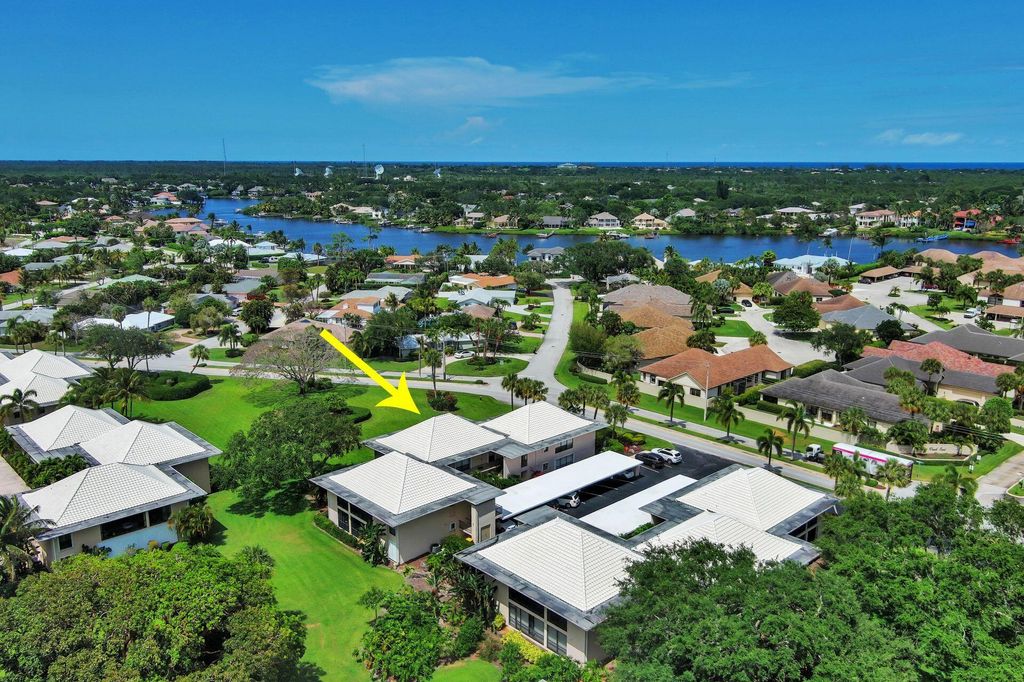 Photo of 5 SE Concourse Drive #E, Jupiter, FL 33469 (MLS # R10984463)