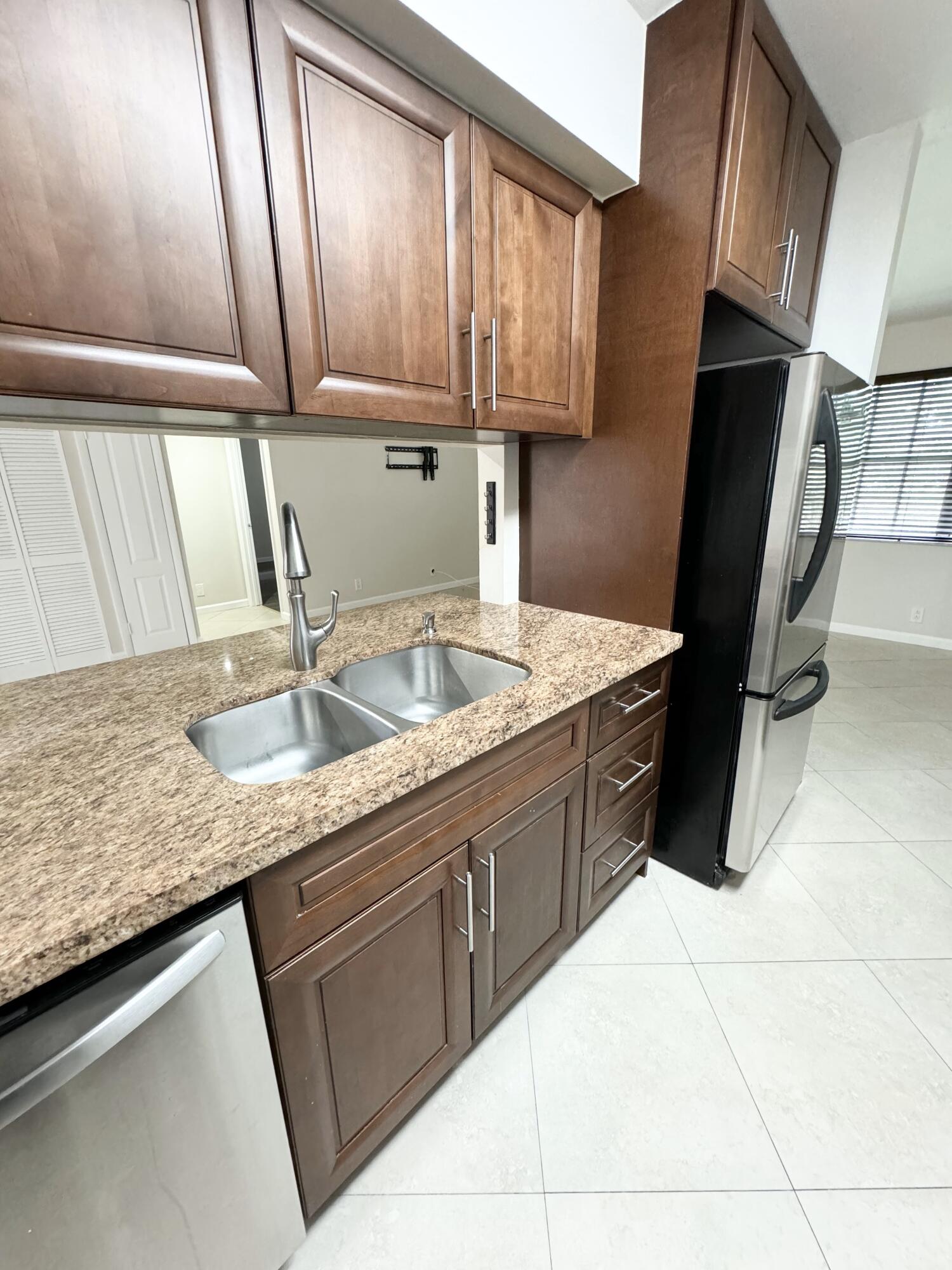 WINDMILL LAKES V CONDO - Residential Lease