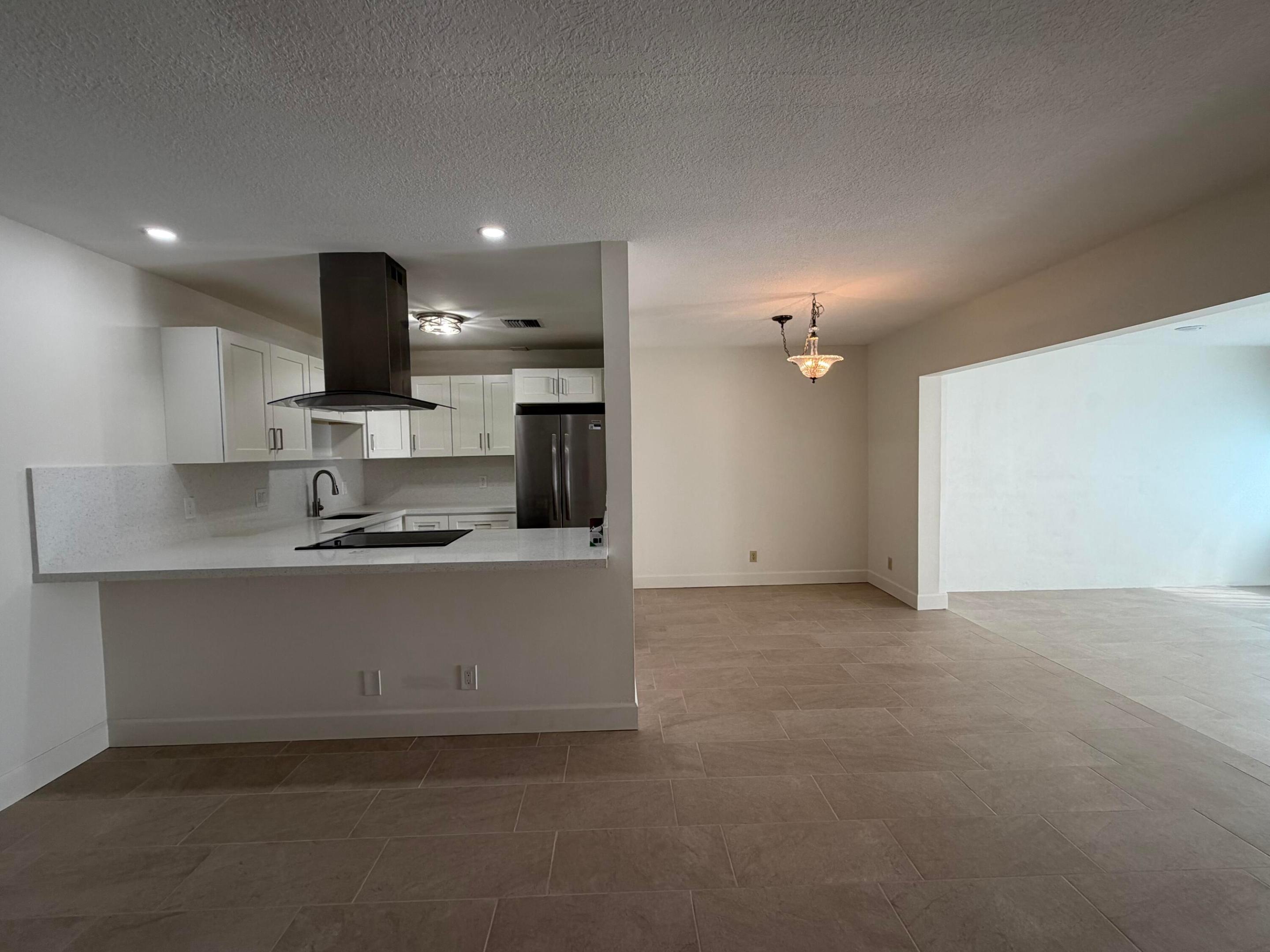 5800 Fernley Drive W 3