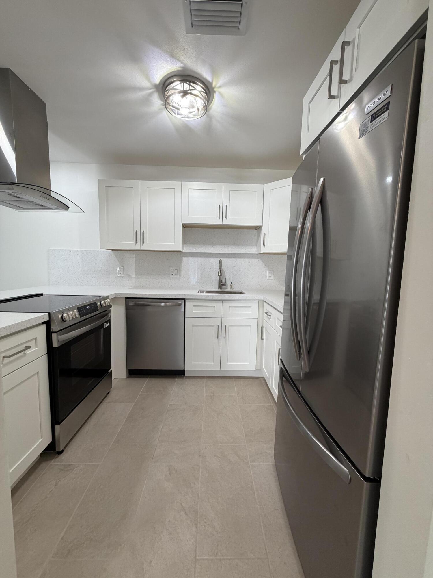 5800 Fernley Drive W 3