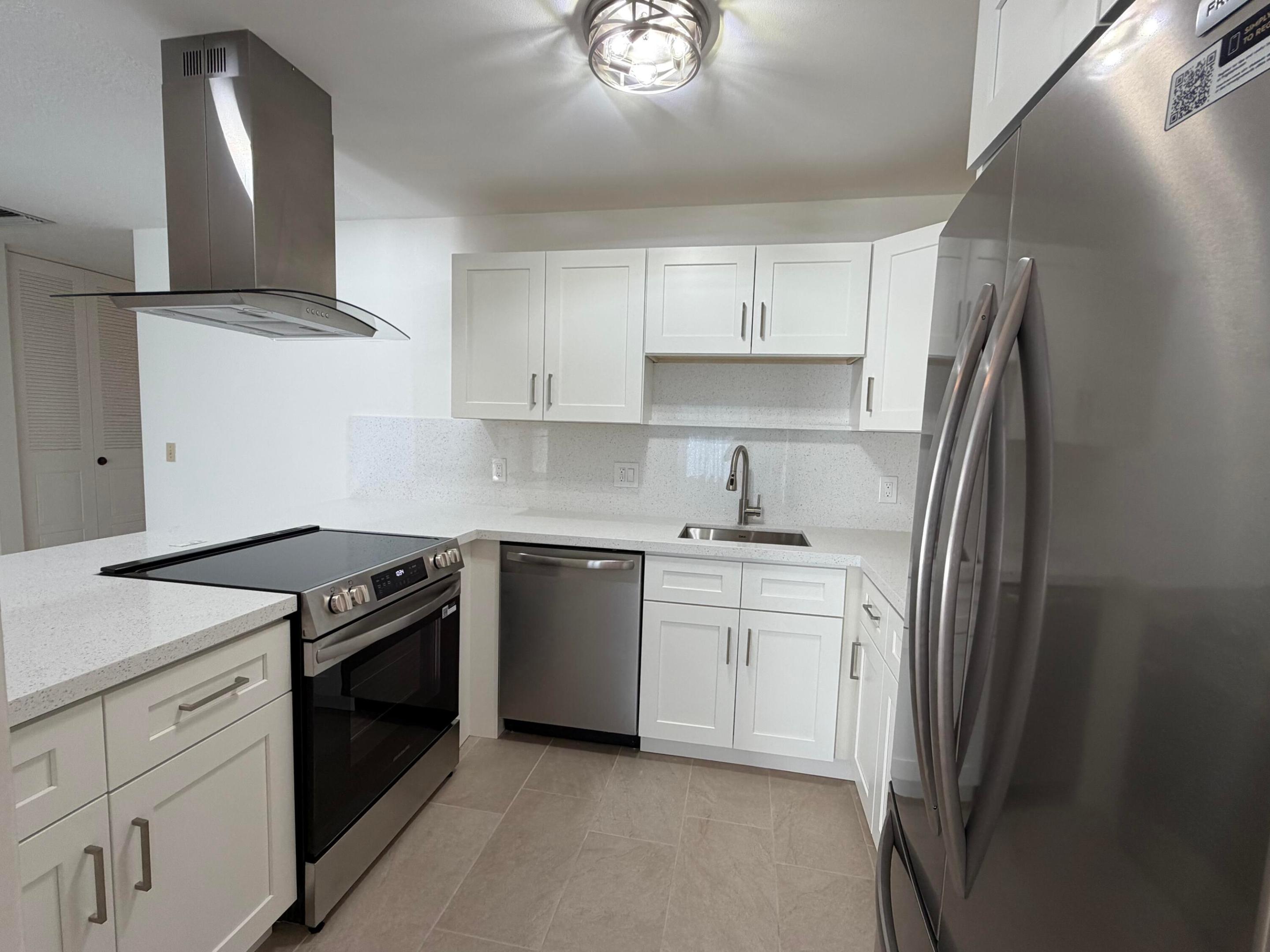 5800 Fernley Drive W 3