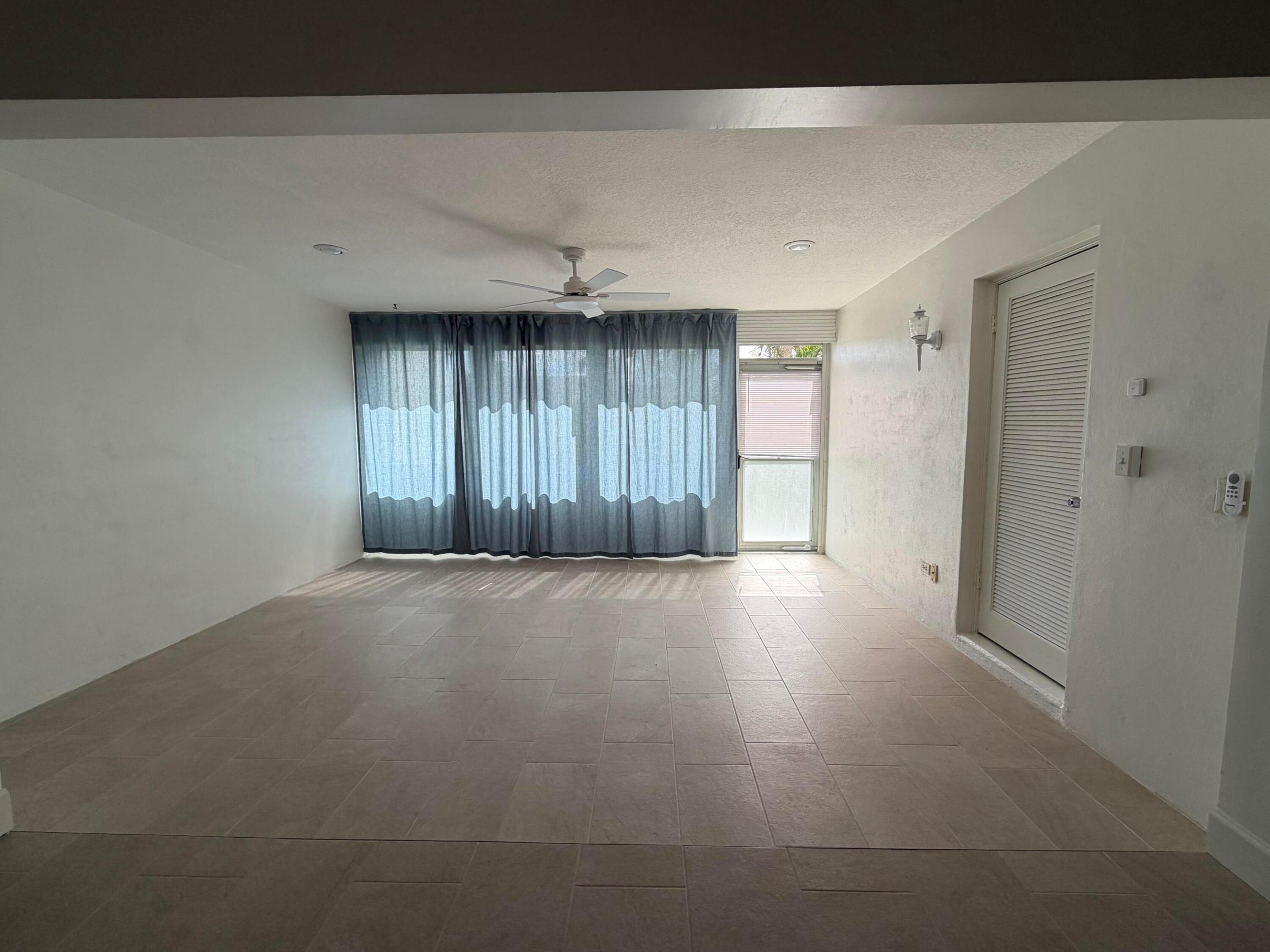 5800 Fernley Drive W 3