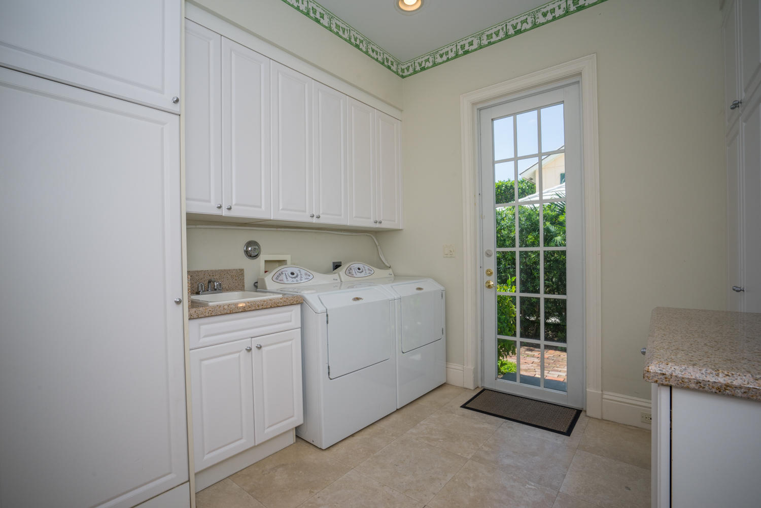 GULFSTREAM COVE - Residential