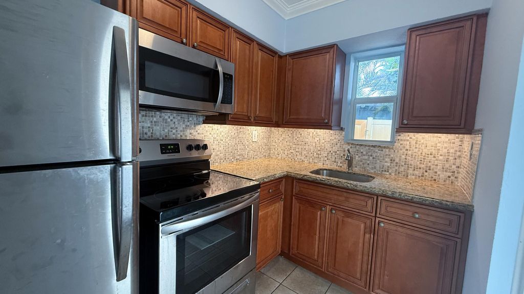 Photo of 737 NE 15th Court, Fort Lauderdale, FL 33304 (MLS # B26013775)