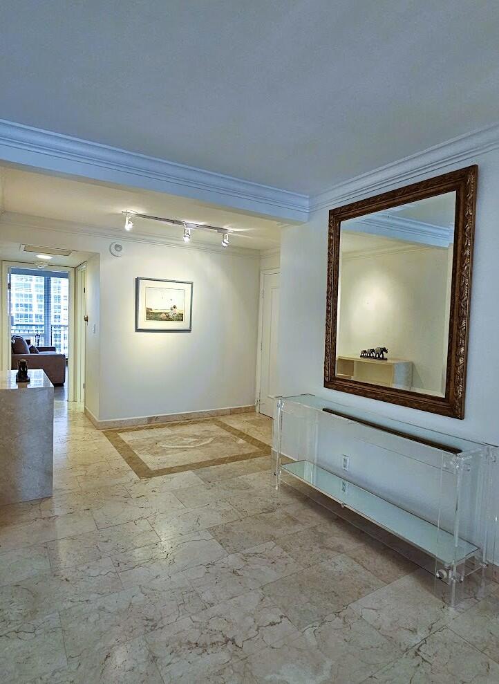 PLAZA SOUTH CONDO - Residential