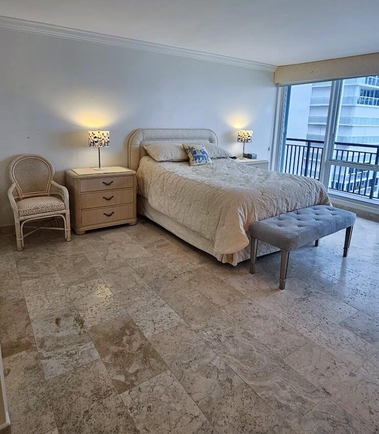 PLAZA SOUTH CONDO - Residential