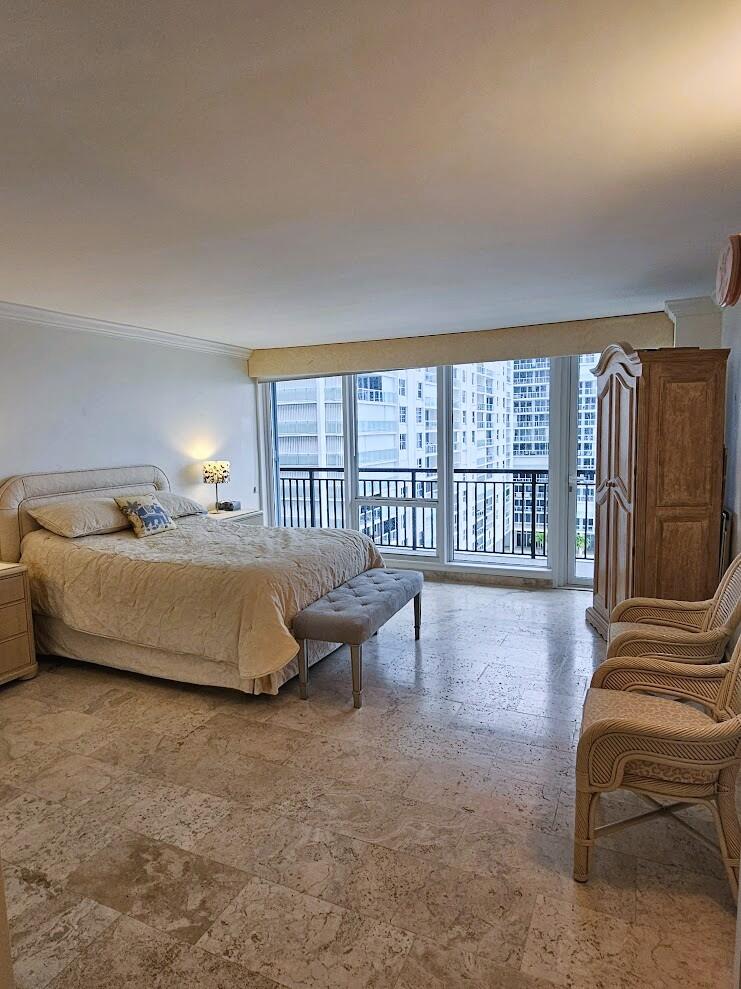 PLAZA SOUTH CONDO - Residential