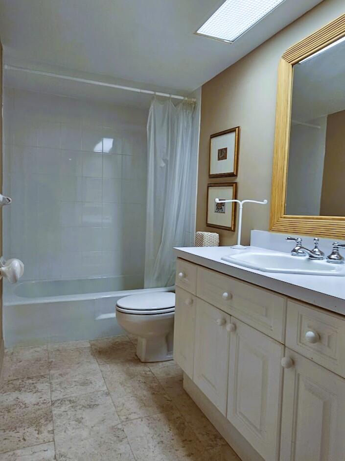 PLAZA SOUTH CONDO - Residential