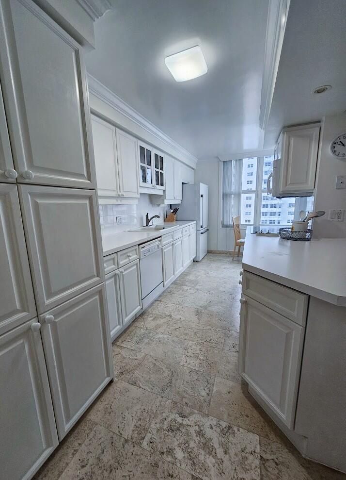 PLAZA SOUTH CONDO - Residential