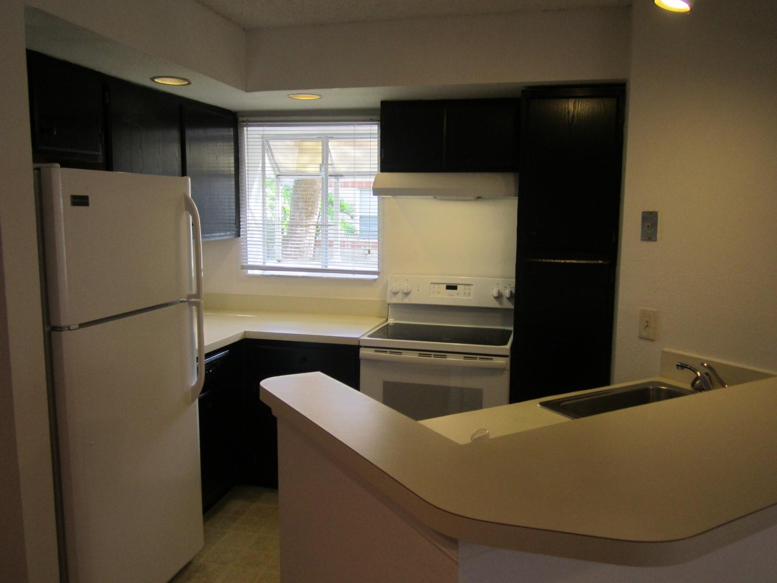 3310 Pinewalk Dr N 1812