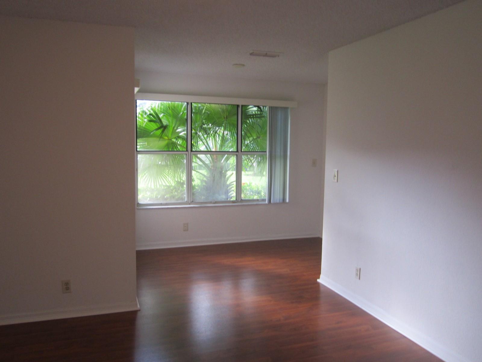 3310 Pinewalk Dr N 1812