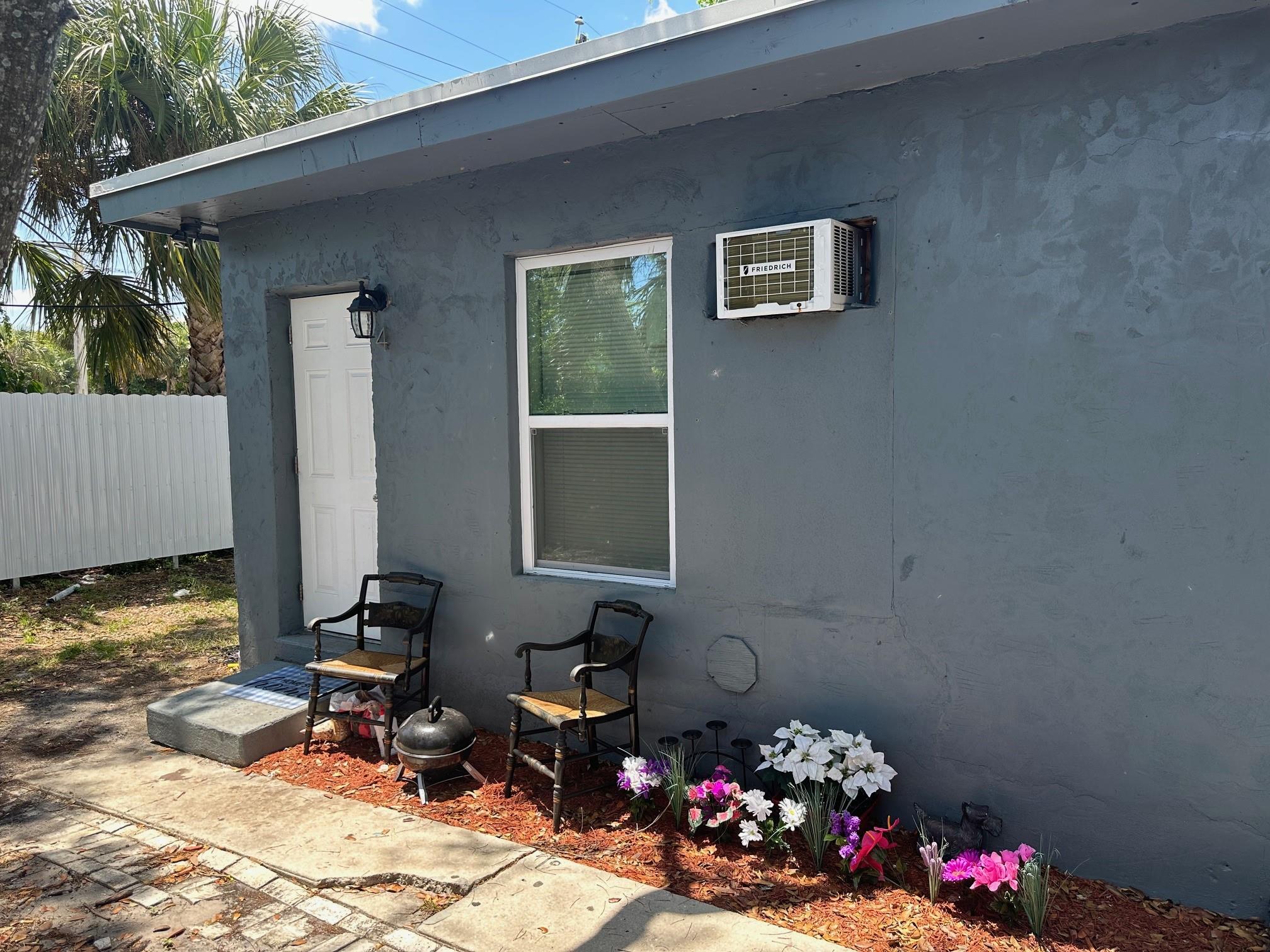 2724 NW 6th Ct