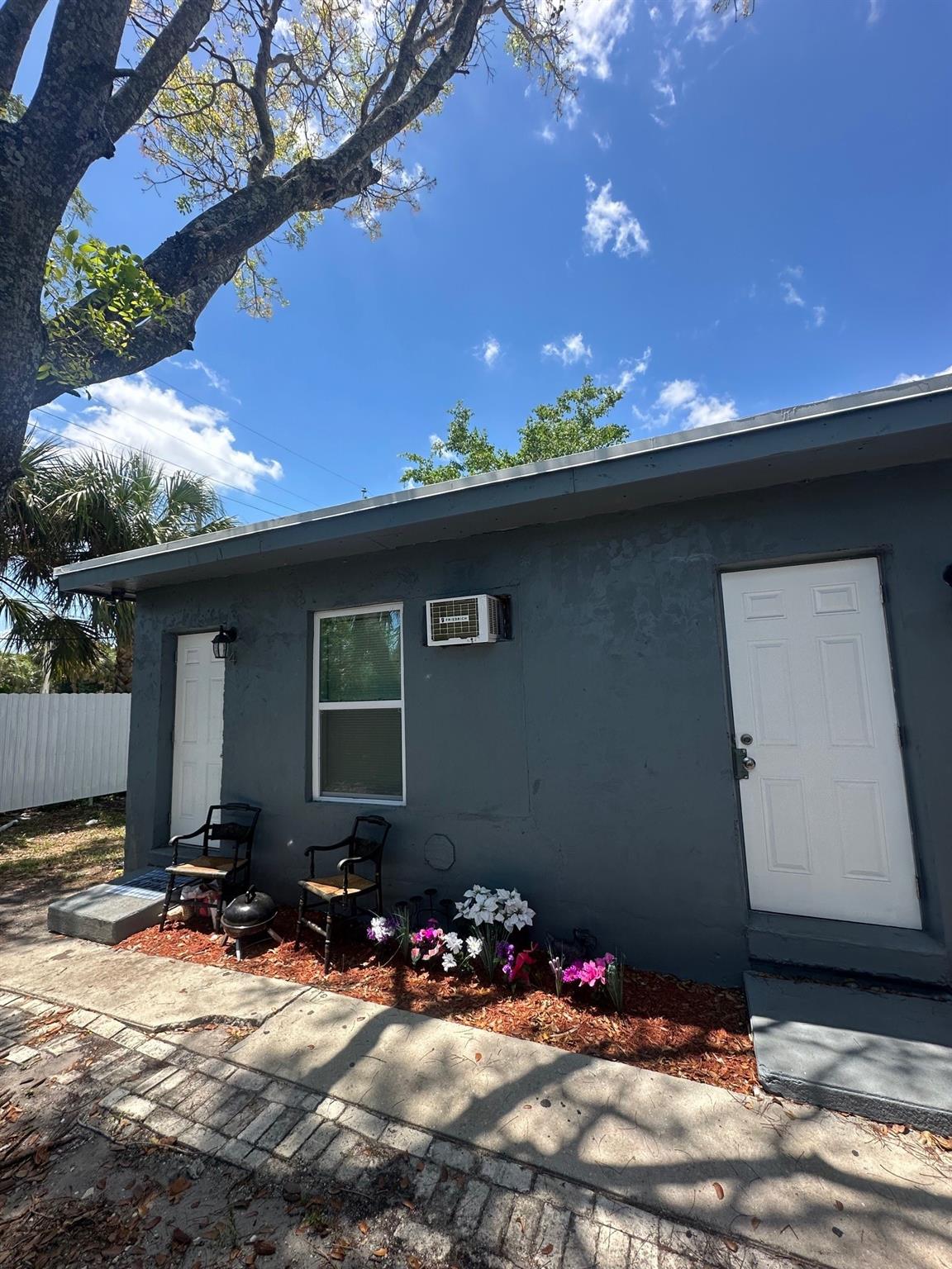 2724 NW 6th Ct