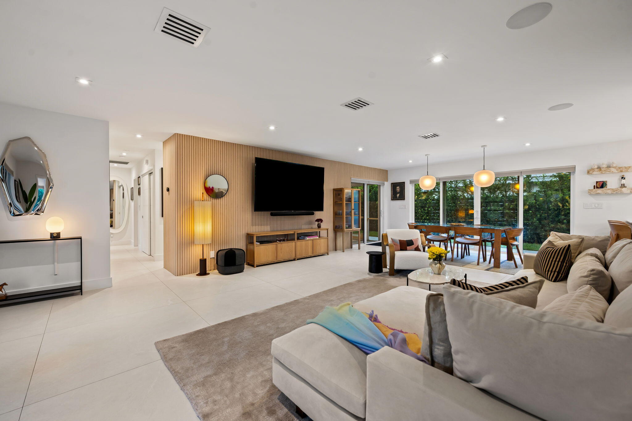 2000 CORAL GARDENS Drive