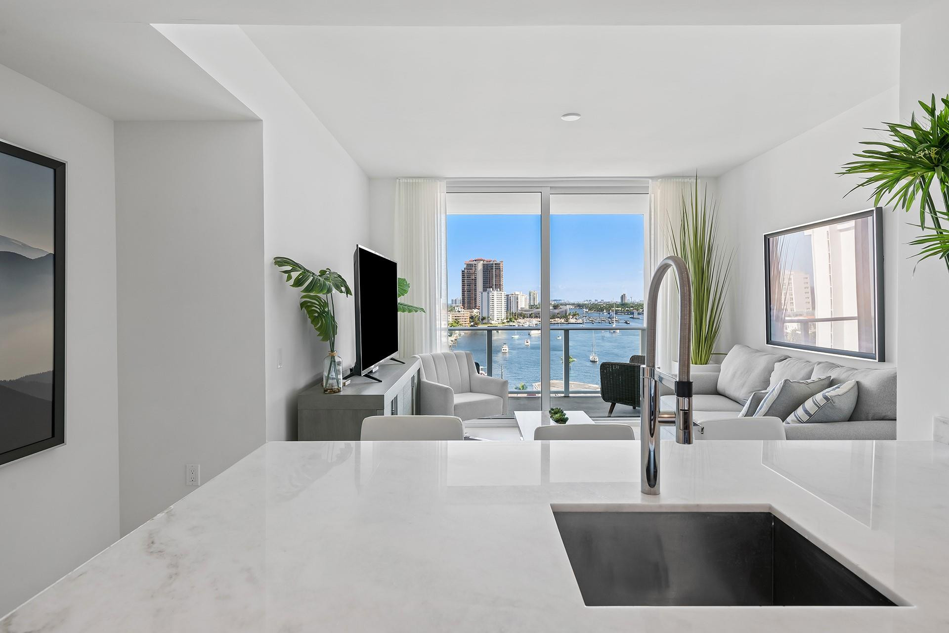 401 N Birch Road 903