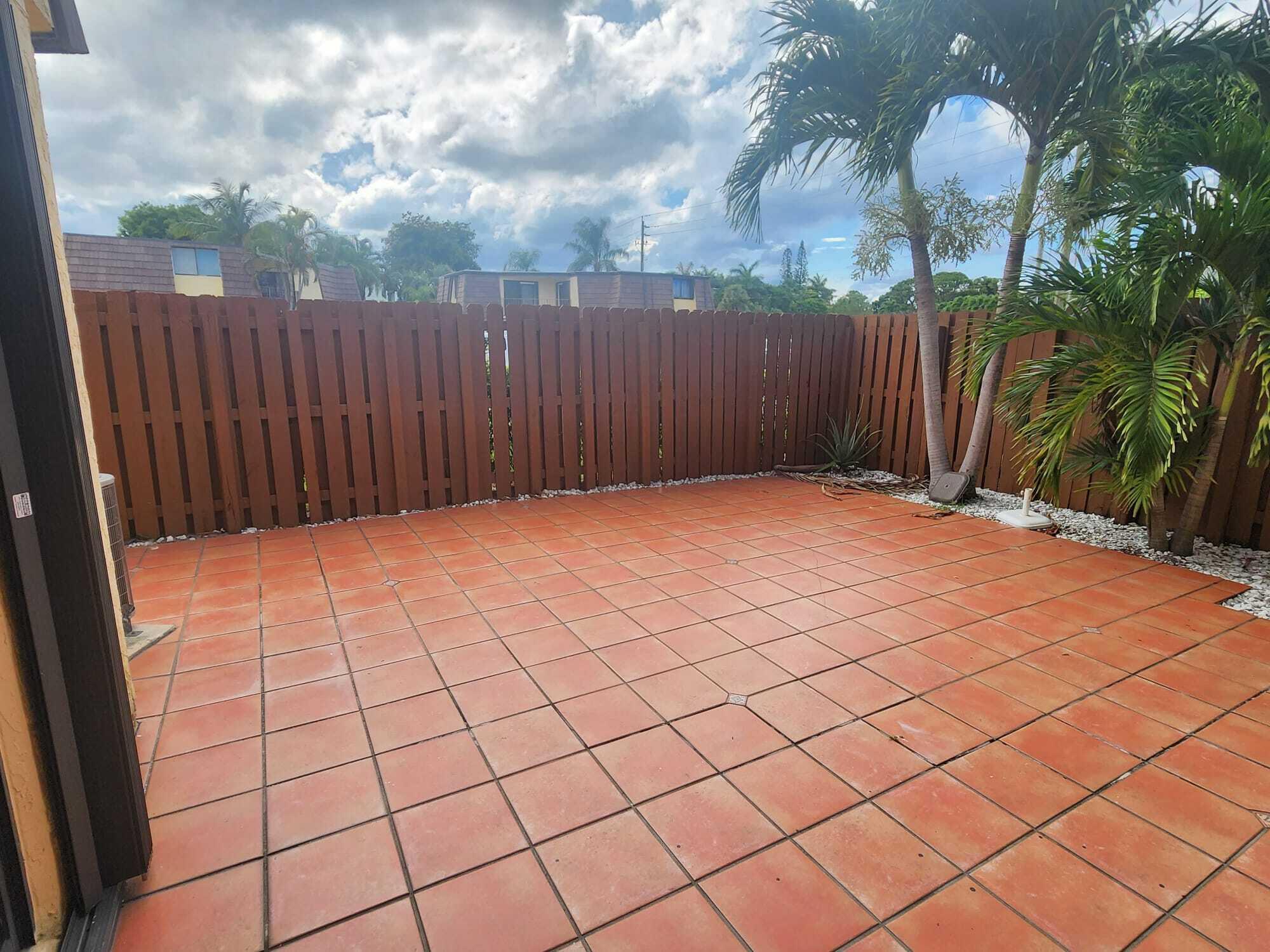 SPRINGDALE HOMES - Residential