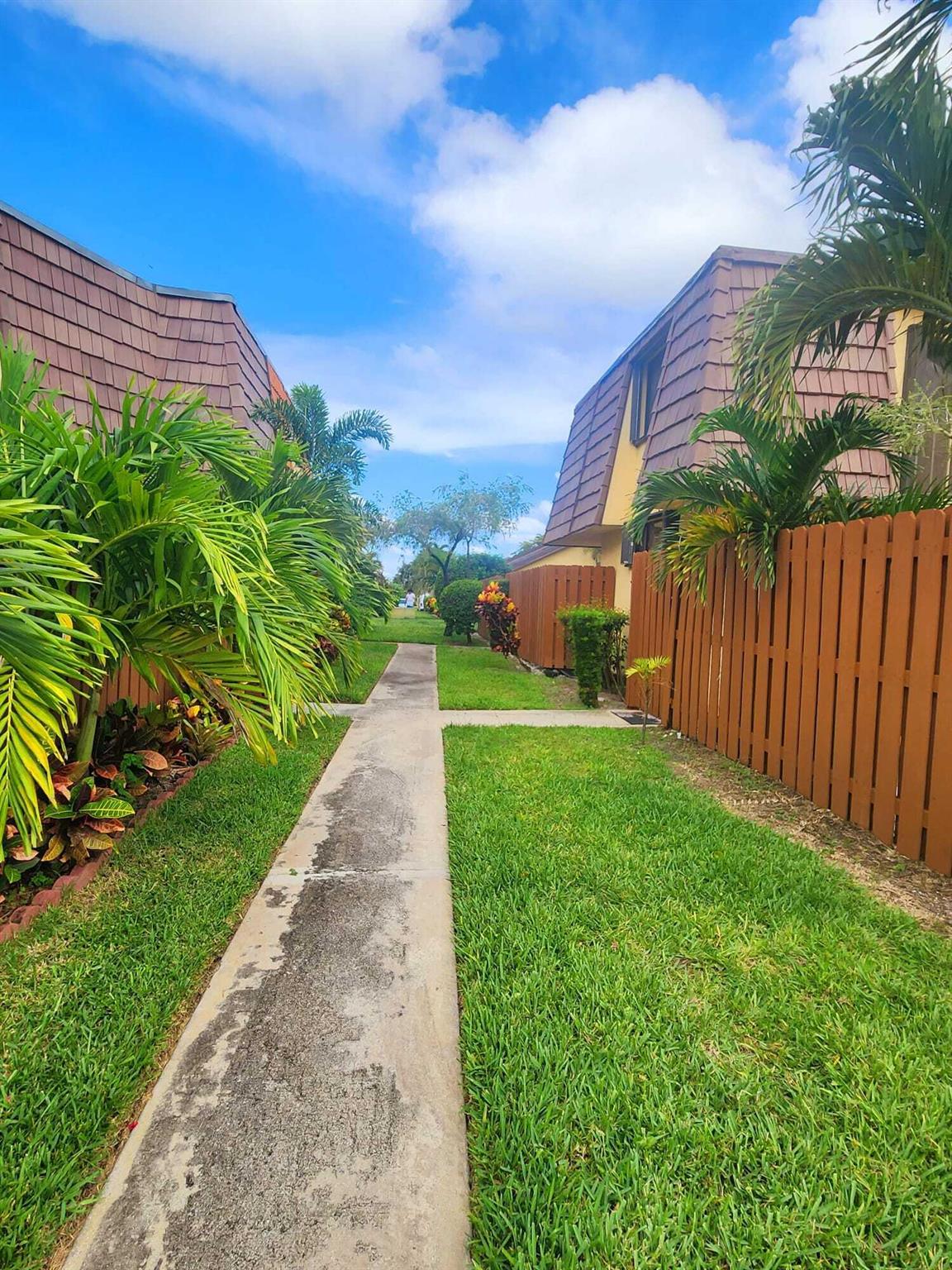 SPRINGDALE HOMES - Residential