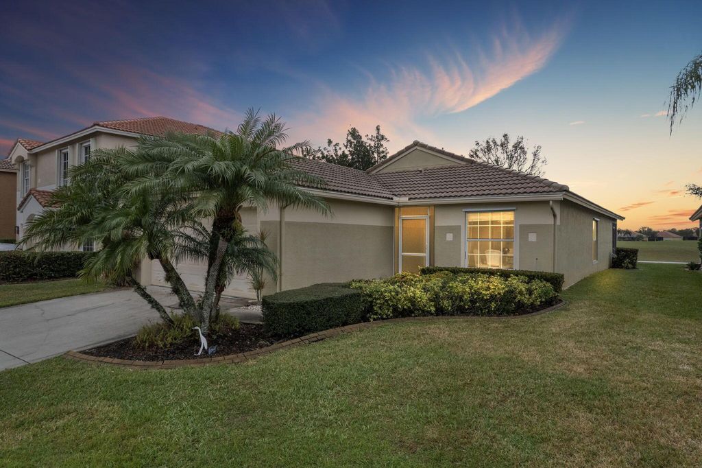 Photo of 816 NW Greenwich Court, Port Saint Lucie, FL 34983 (MLS # R10949426)