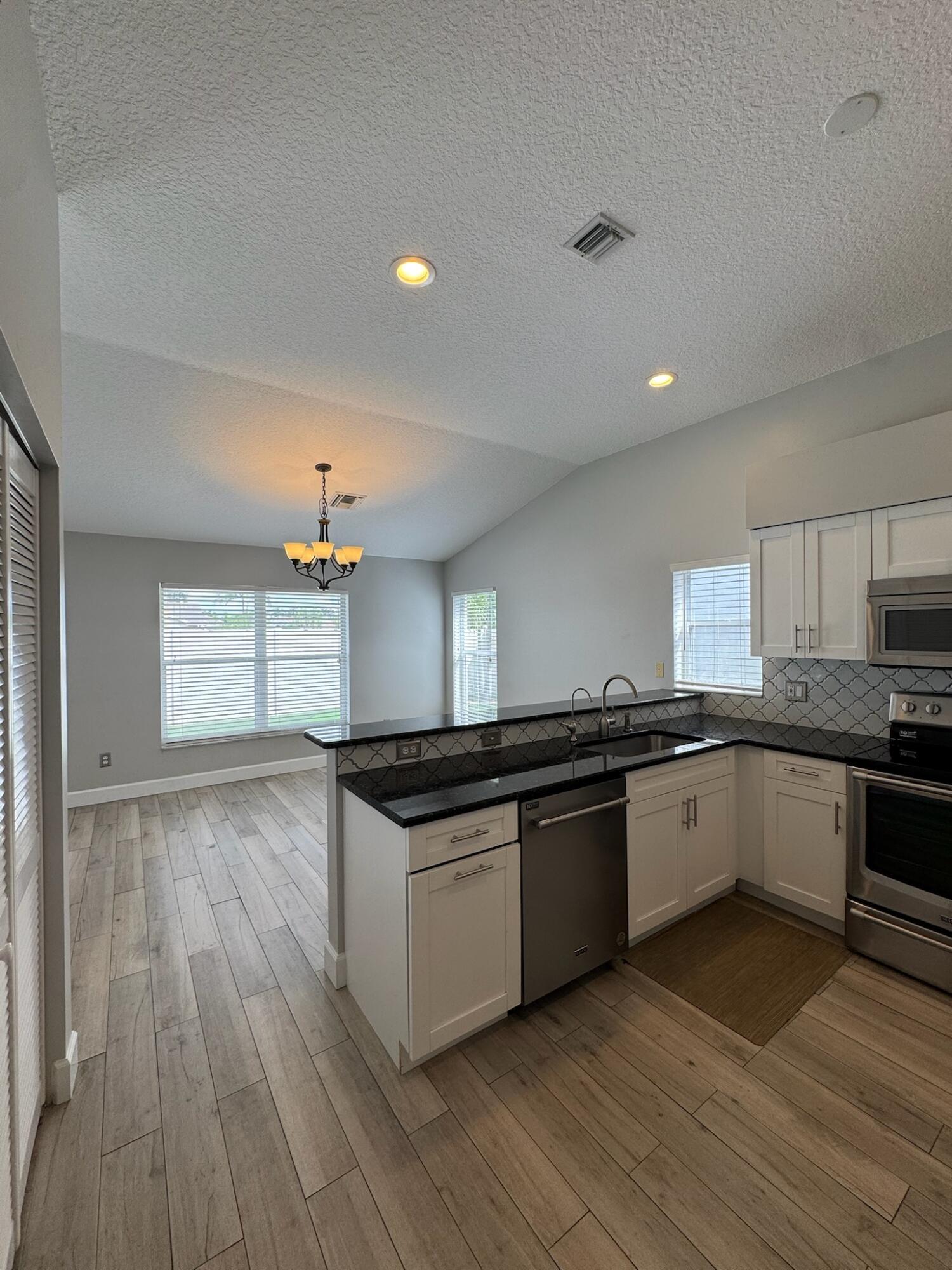Properties 12872 Meadowbend Drive