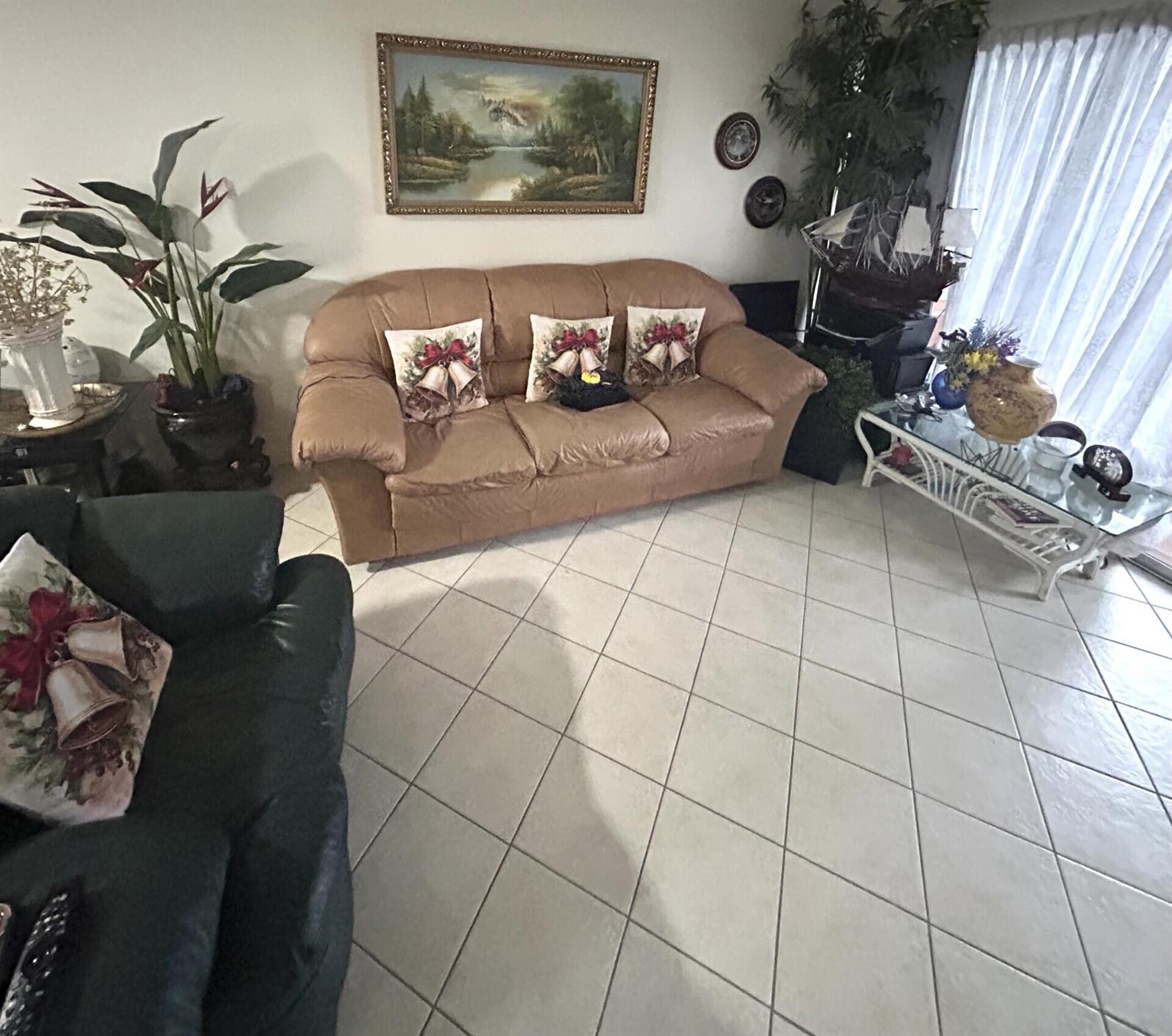 LAKESIDE VILLAGE CONDO 1 - Residential