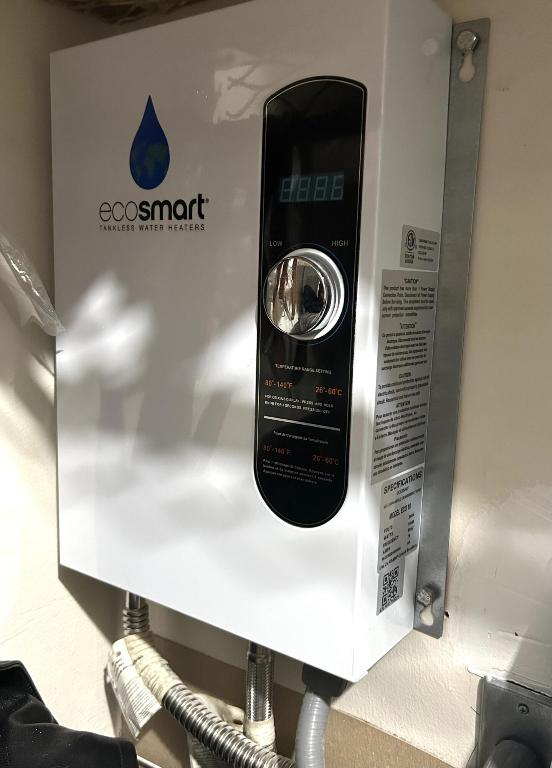 LAKESIDE VILLAGE CONDO - Residential