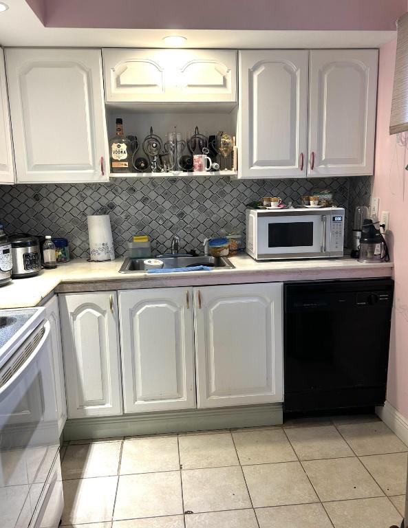 LAKESIDE VILLAGE CONDO - Residential