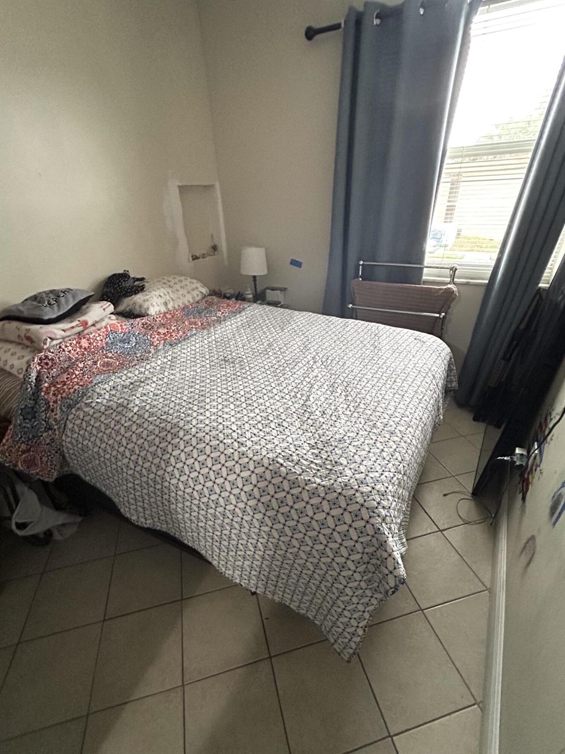 LAKESIDE VILLAGE CONDO 1 - Residential