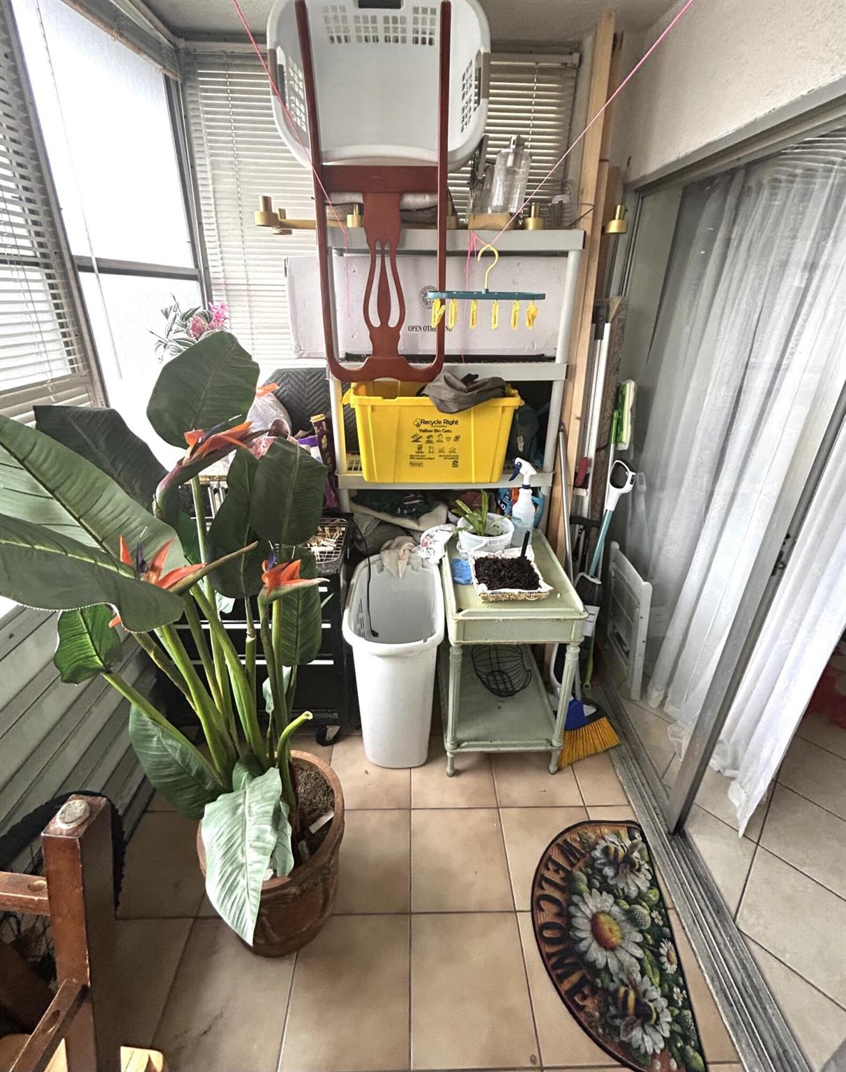 LAKESIDE VILLAGE CONDO 1 - Residential