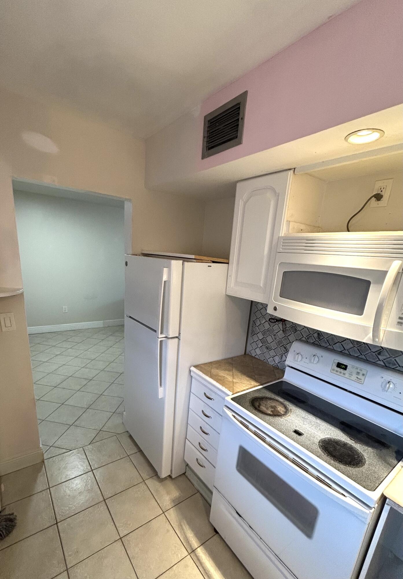 LAKESIDE VILLAGE CONDO - Residential