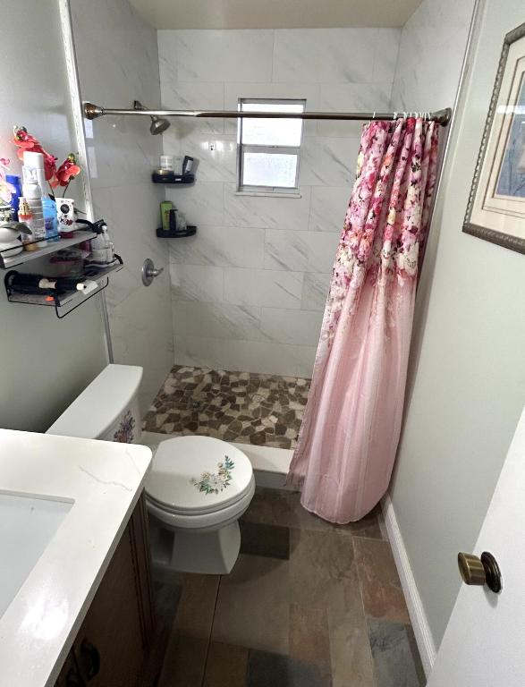 LAKESIDE VILLAGE CONDO - Residential