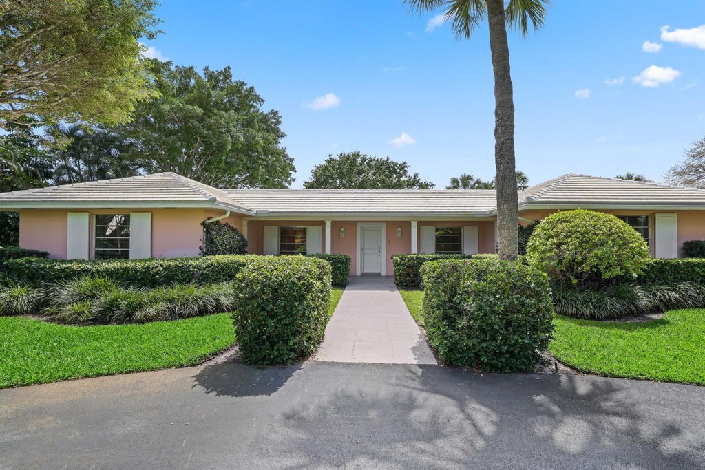 Photo of 7 Par Club Circle, Village Of Golf, FL 33436 (MLS # R10971526)