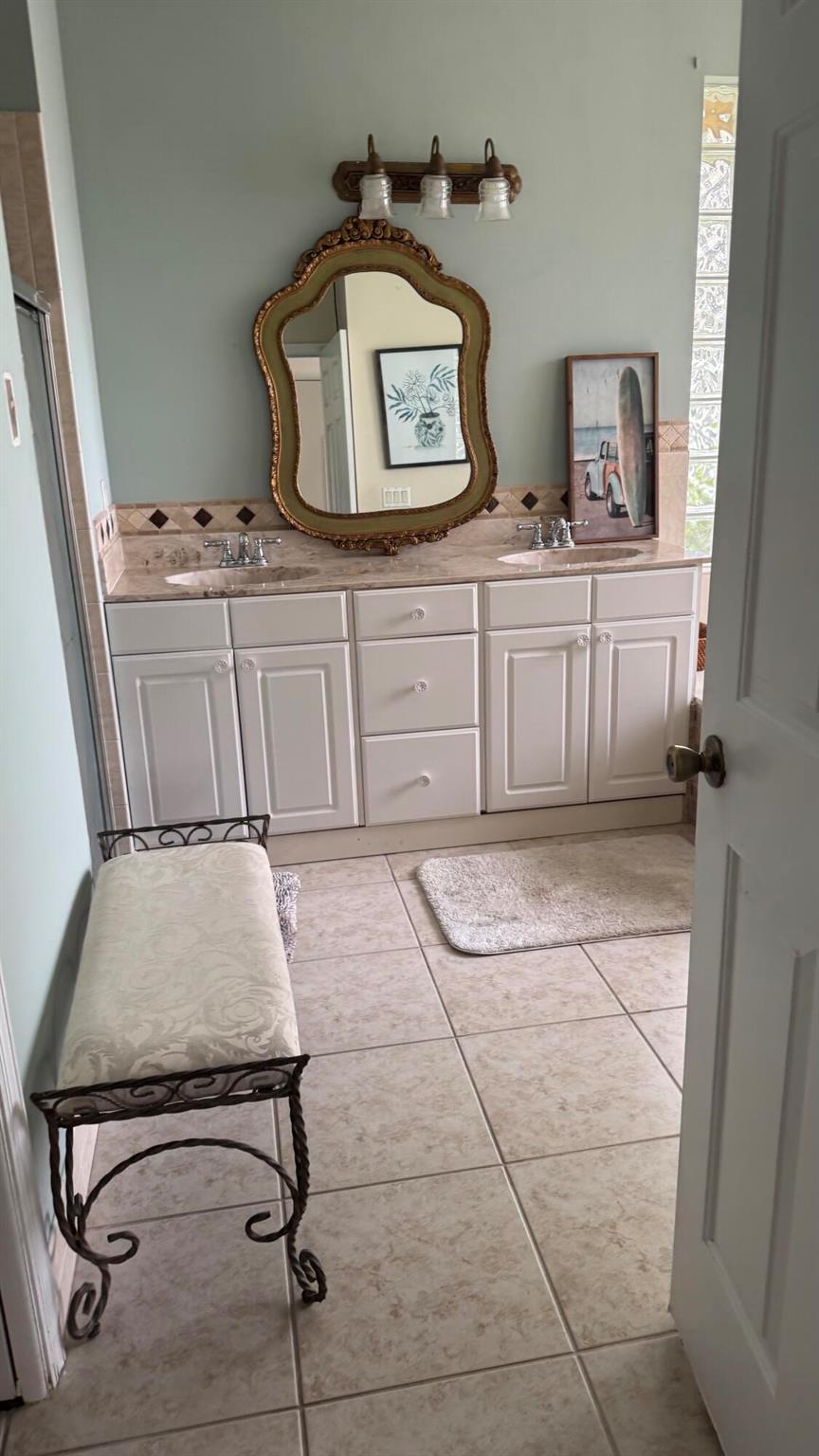 It features a private entrance, king size bed, Microwave, Refrigerator and everything . 12 months rental ,. All utilities are included (water, electricity)
