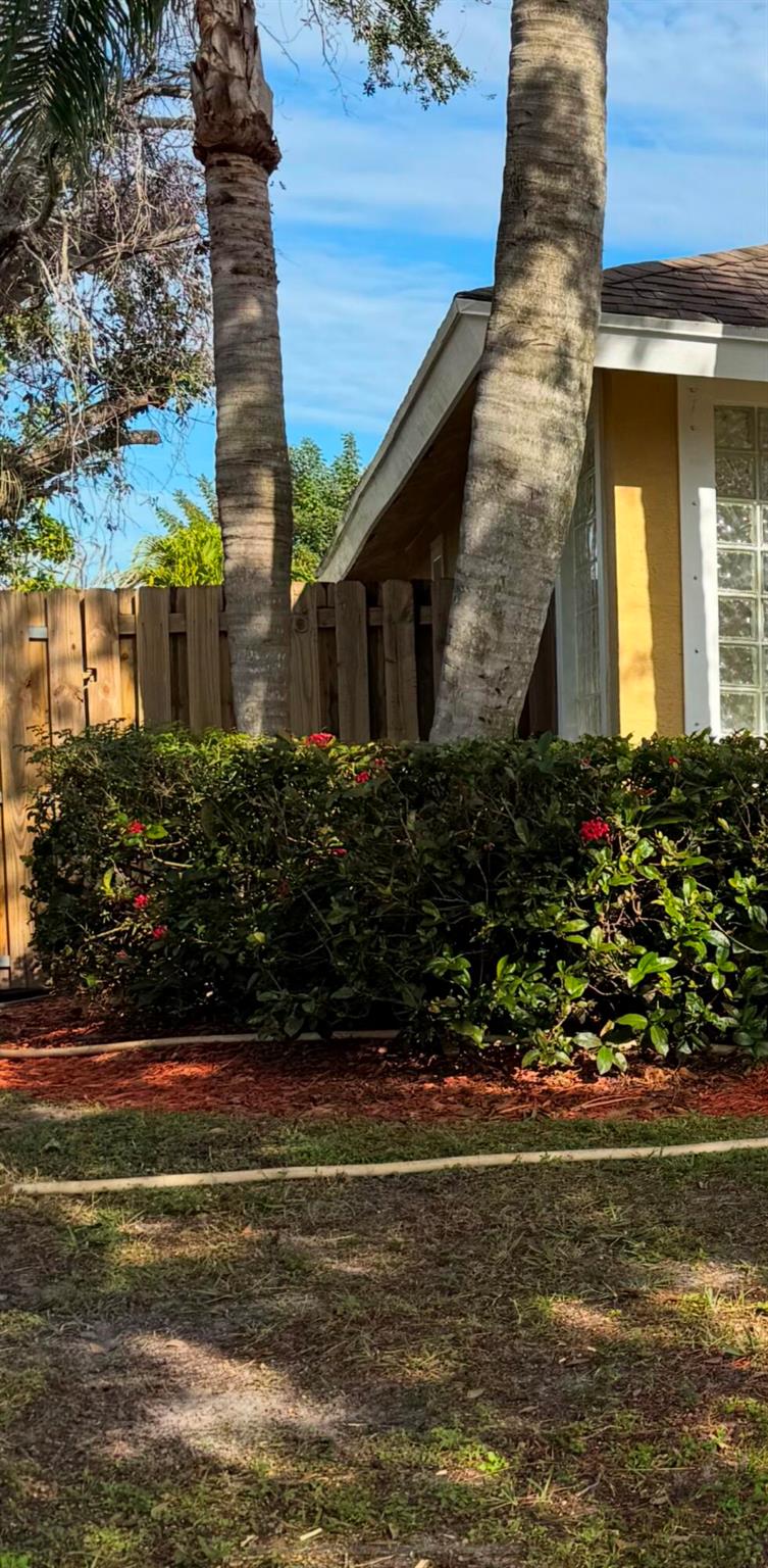 EASTWOOD OF WELLINGTON - Residential Lease