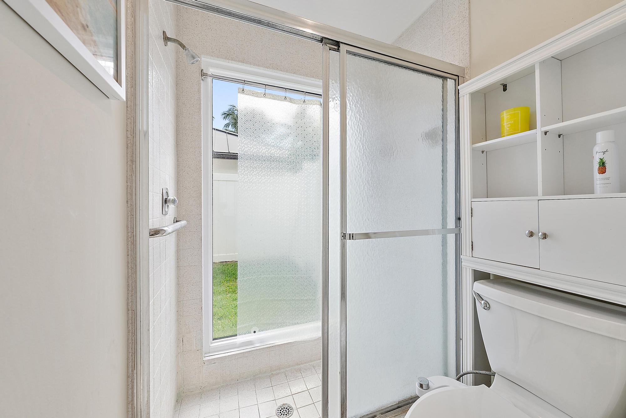 COUNTRY CLUB POINT - Residential