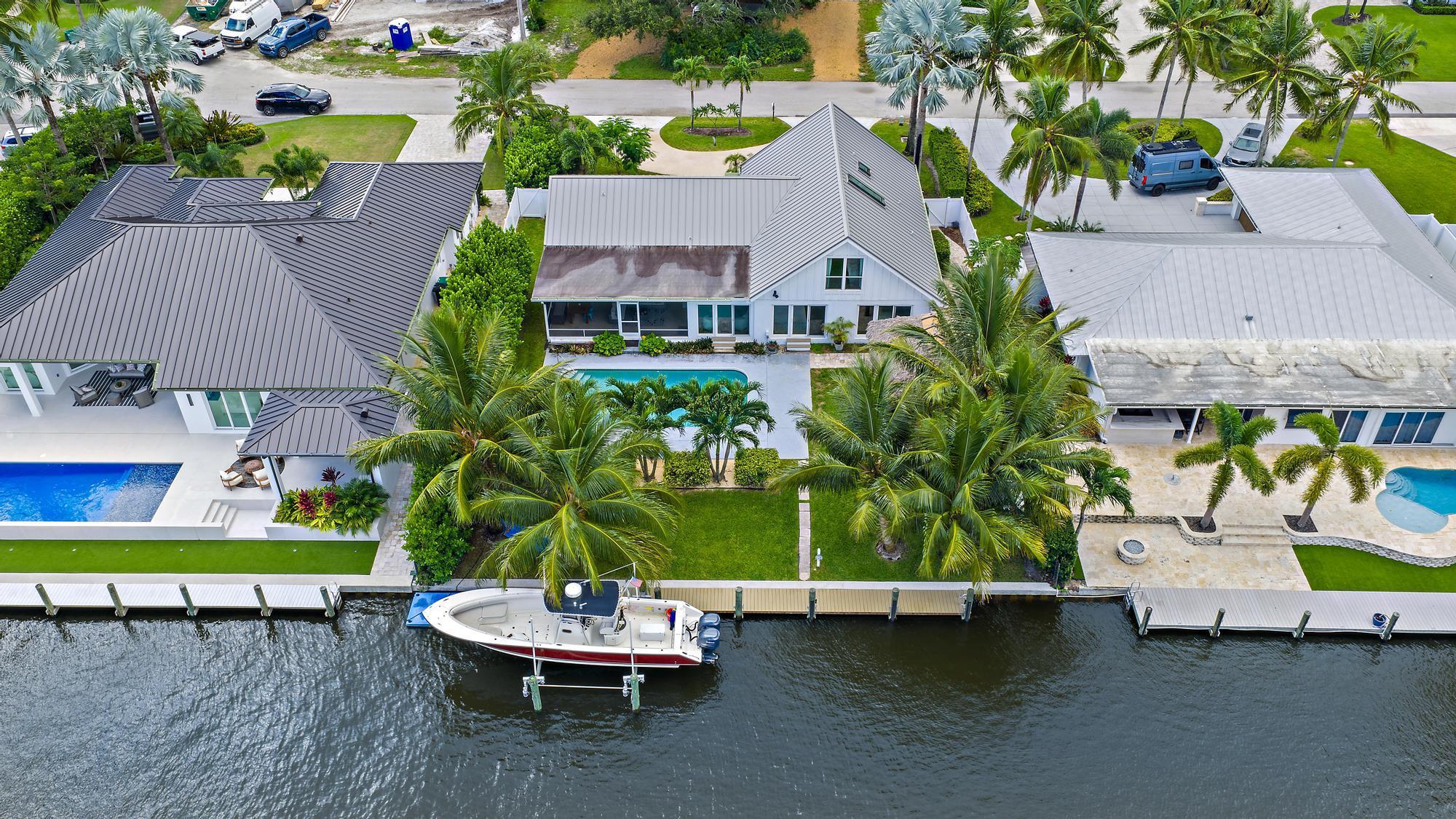 COUNTRY CLUB POINT - Residential