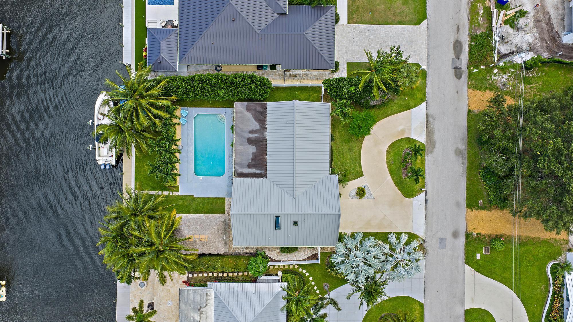 COUNTRY CLUB POINT - Residential