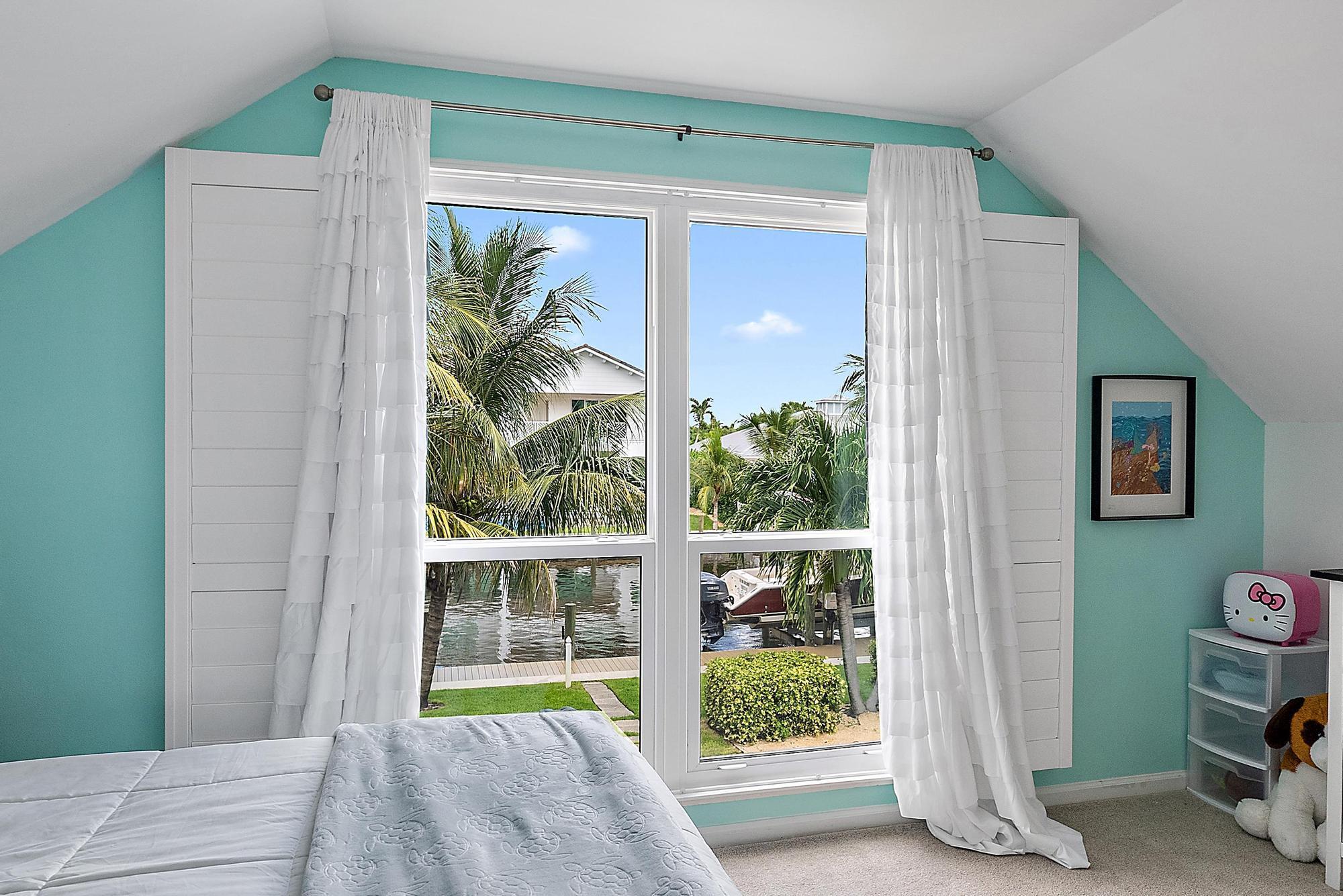 COUNTRY CLUB POINT - Residential