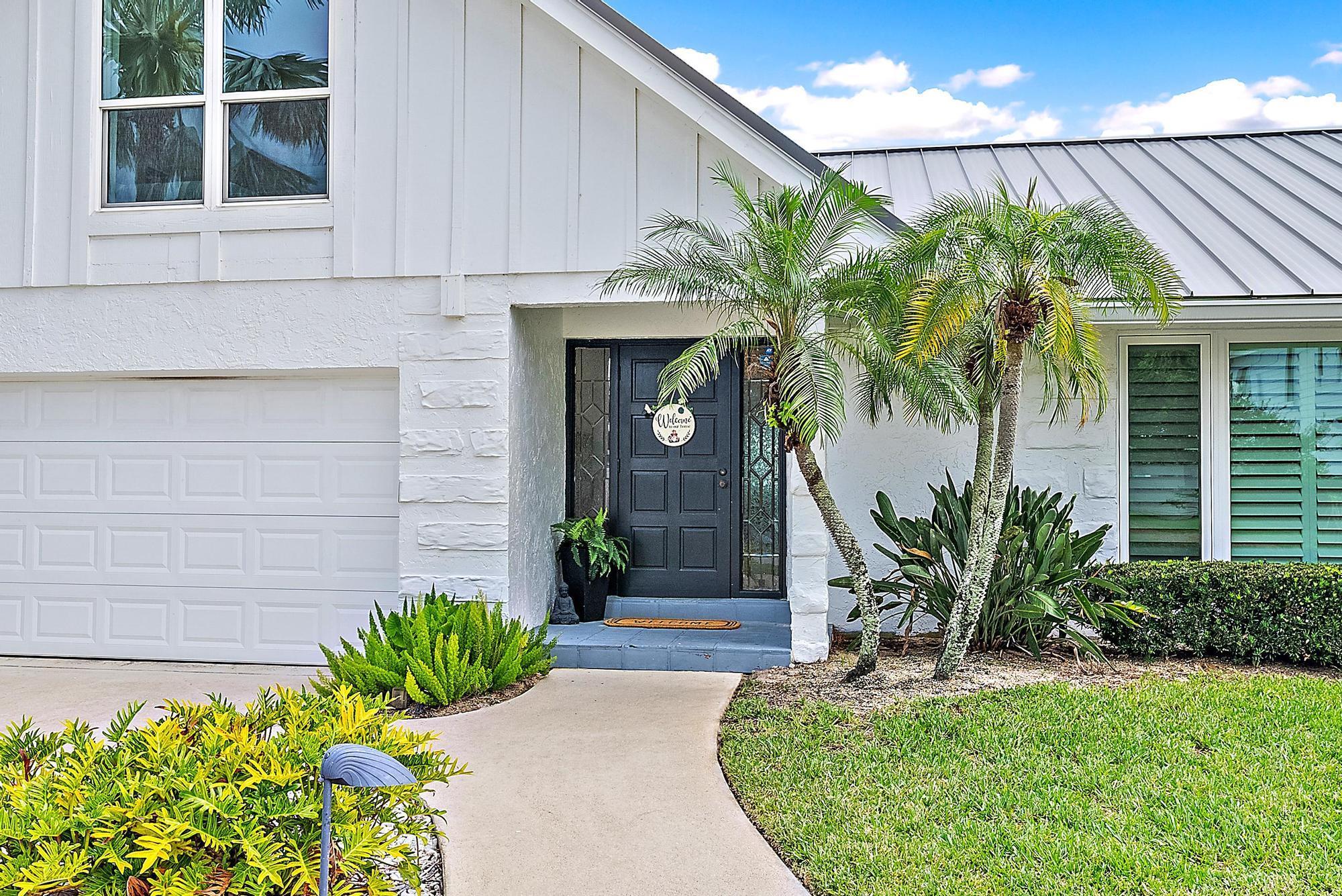 COUNTRY CLUB POINT - Residential