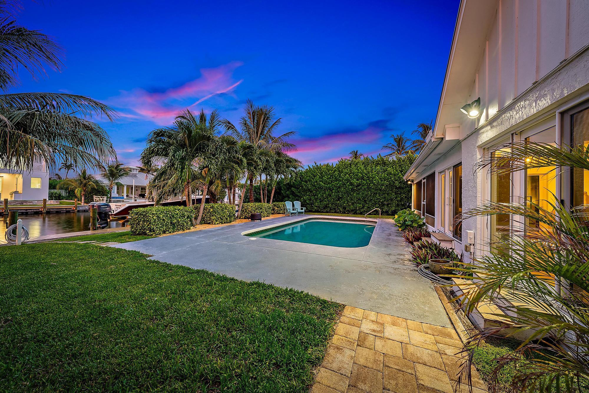 COUNTRY CLUB POINT - Residential