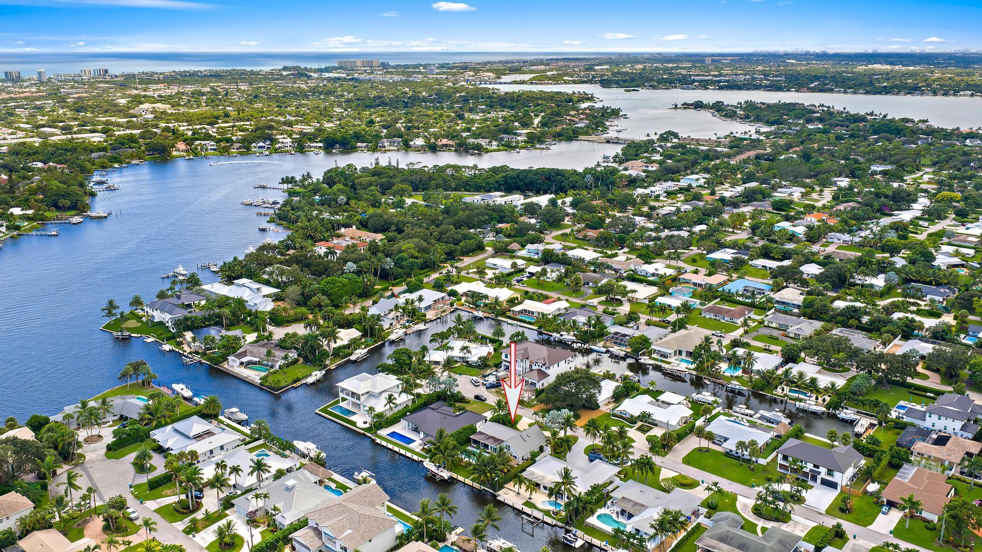 COUNTRY CLUB POINT - Residential